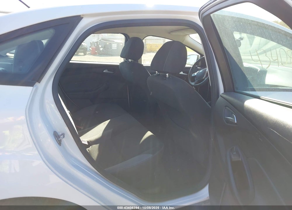 2014 FORD FOCUS SE VIN: 1FADP3F23EL196972