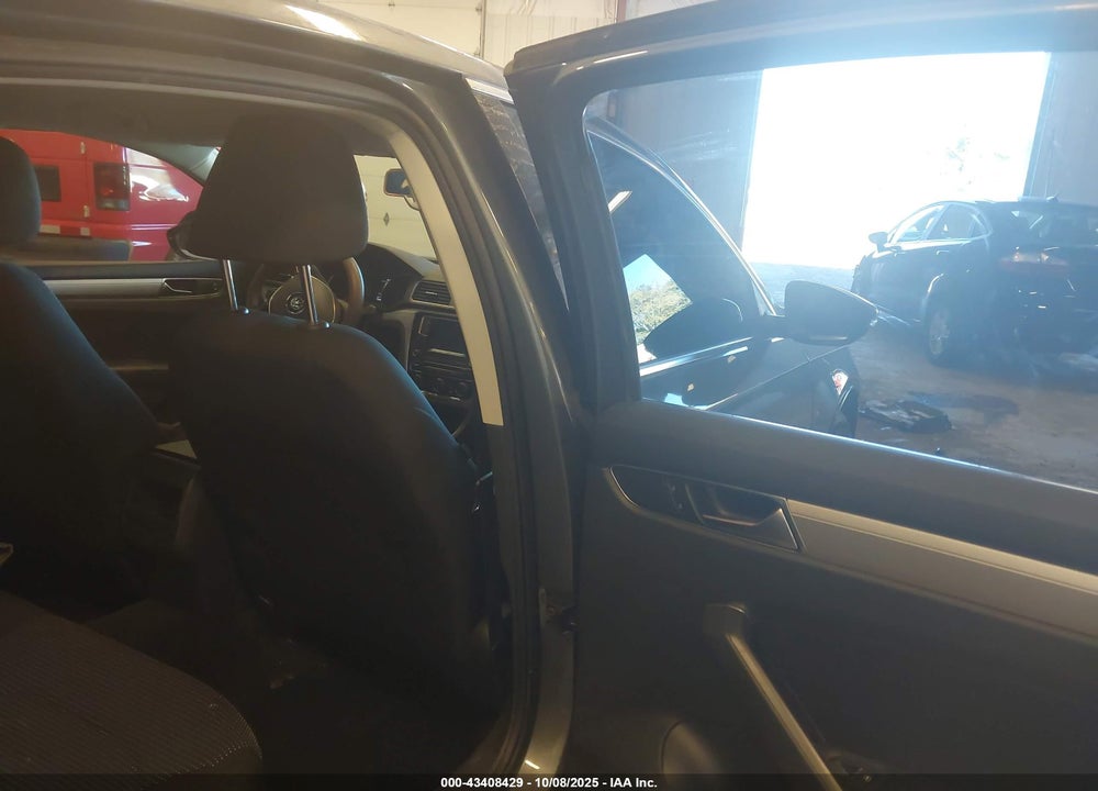 2017 VOLKSWAGEN PASSAT 1.8T S VIN: 1VWAT7A30HC007146