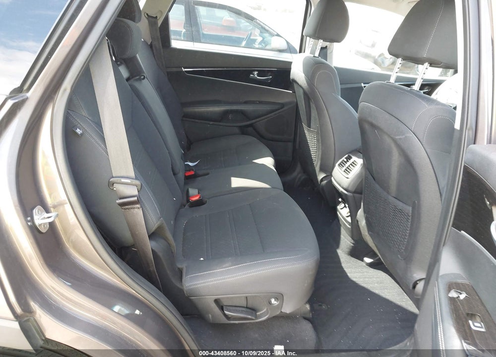 2020 KIA SORENTO VIN: 5XYPG4A30LG627404