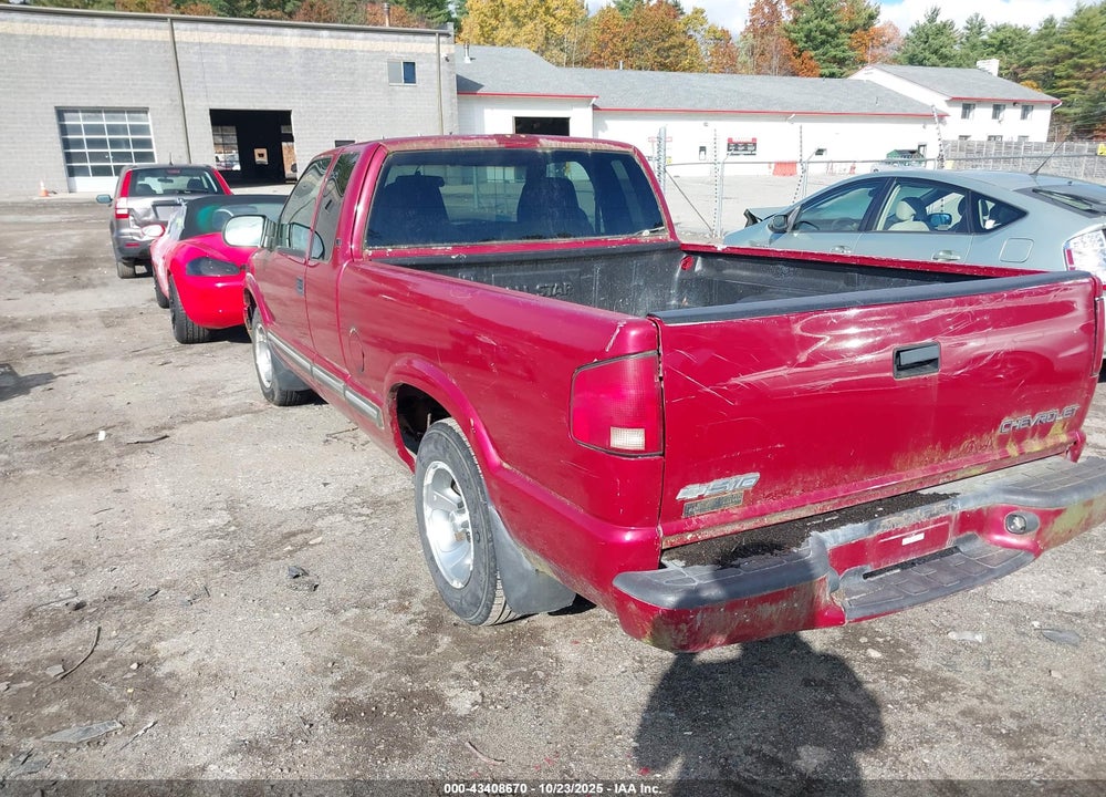 2001 CHEVROLET S-10 LS VIN: 1GCCS195418185457