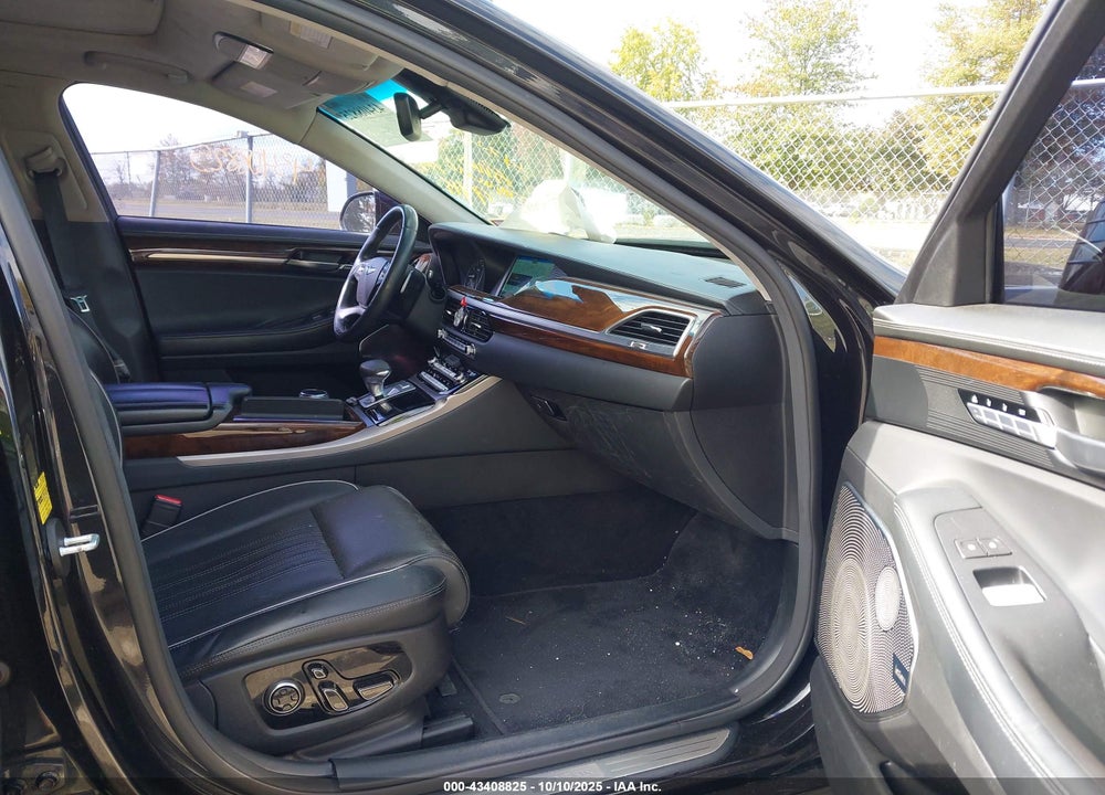 2019 GENESIS G90 5.0 ULTIMATE VIN: KMHG54JH5KU052811