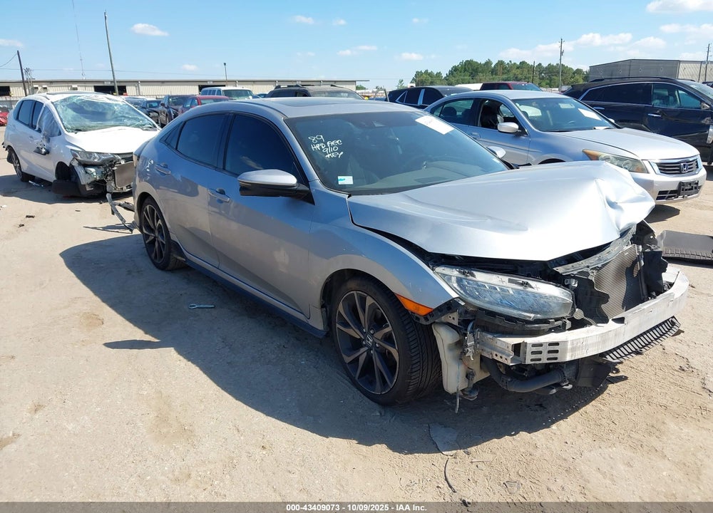 2018 HONDA CIVIC SPORT TOURING VIN: SHHFK7H9XJU218805