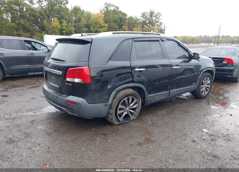 2011 KIA SORENTO EX V6 VIN: 5XYKUDA29BG060246