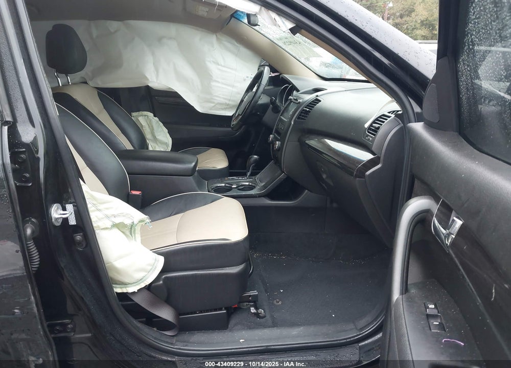2011 KIA SORENTO EX V6 VIN: 5XYKUDA29BG060246