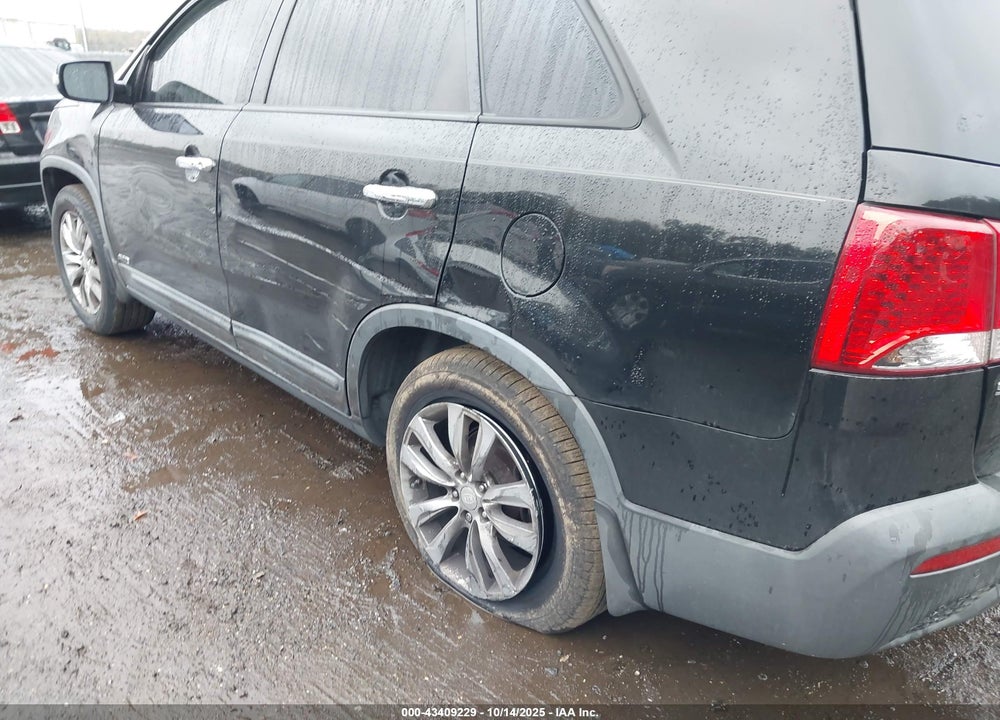 2011 KIA SORENTO EX V6 VIN: 5XYKUDA29BG060246