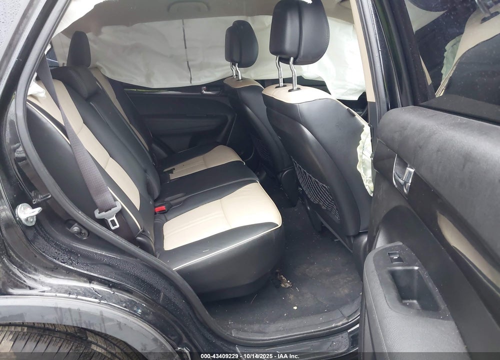 2011 KIA SORENTO EX V6 VIN: 5XYKUDA29BG060246