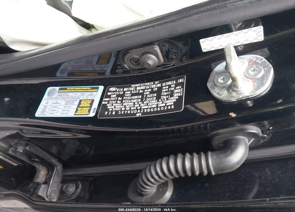 2011 KIA SORENTO EX V6 VIN: 5XYKUDA29BG060246