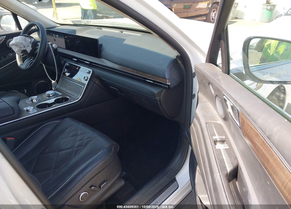 2025 GENESIS GV80 3.5T PRESTIGE AWD VIN: KMUHEESC2SU219768