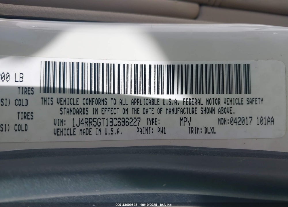 2011 JEEP GRAND CHEROKEE LIMITED VIN: 1J4RR5GT1BC696227