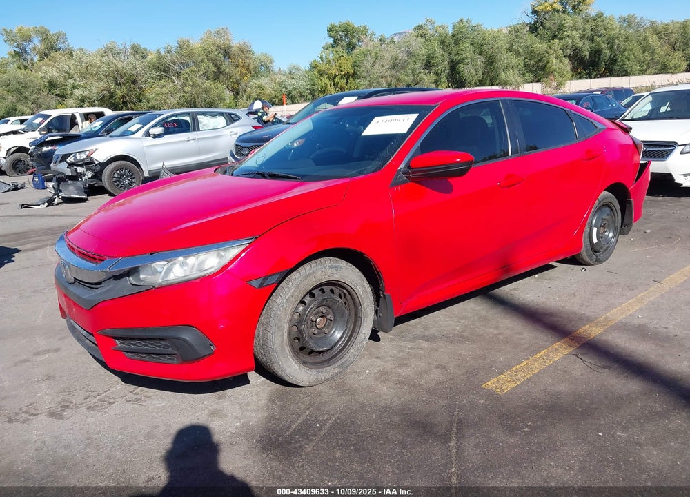 2018 HONDA CIVIC LX VIN: 2HGFC2F52JH517573