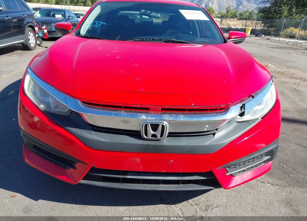 2018 HONDA CIVIC LX VIN: 2HGFC2F52JH517573