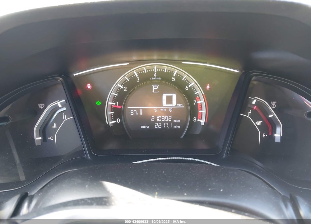 2018 HONDA CIVIC LX VIN: 2HGFC2F52JH517573