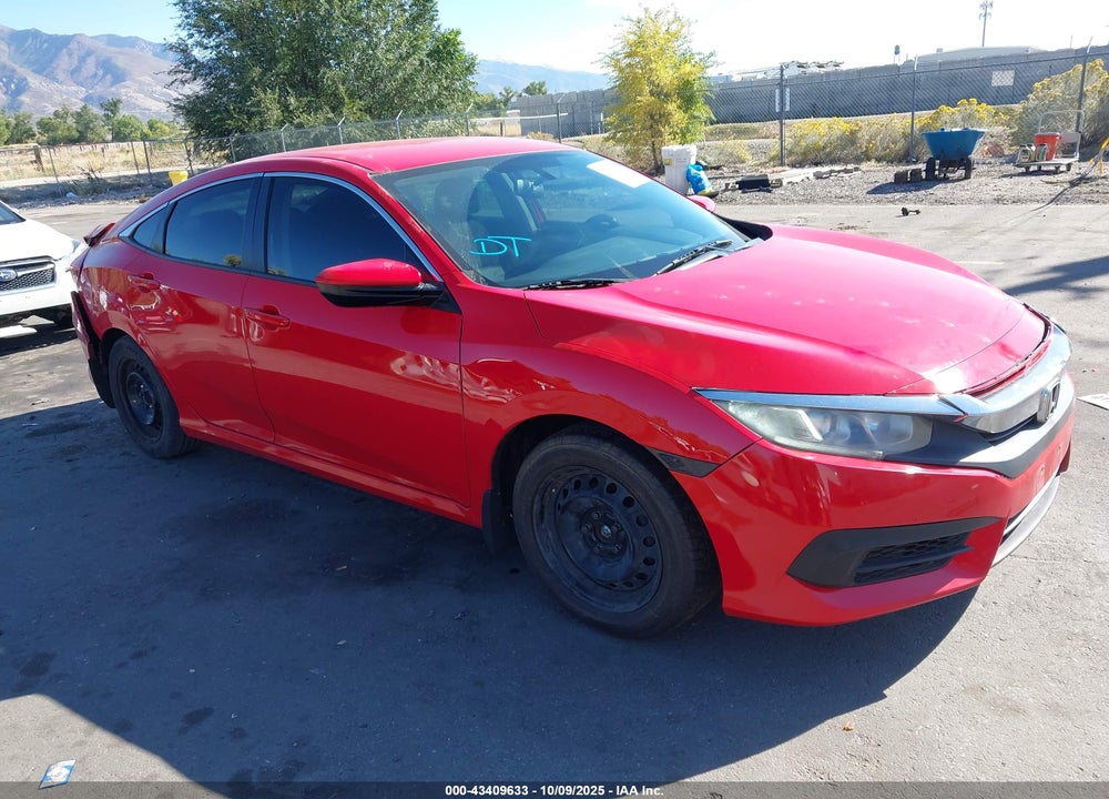 2018 HONDA CIVIC LX VIN: 2HGFC2F52JH517573