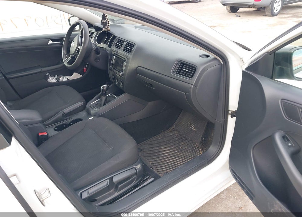 2015 VOLKSWAGEN JETTA VIN: 3VW2K7AJ7FM354619