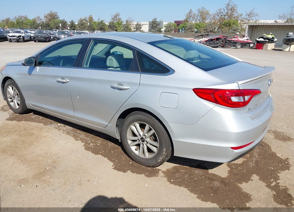 2015 HYUNDAI SONATA VIN: 5NPE24AF7FH166697