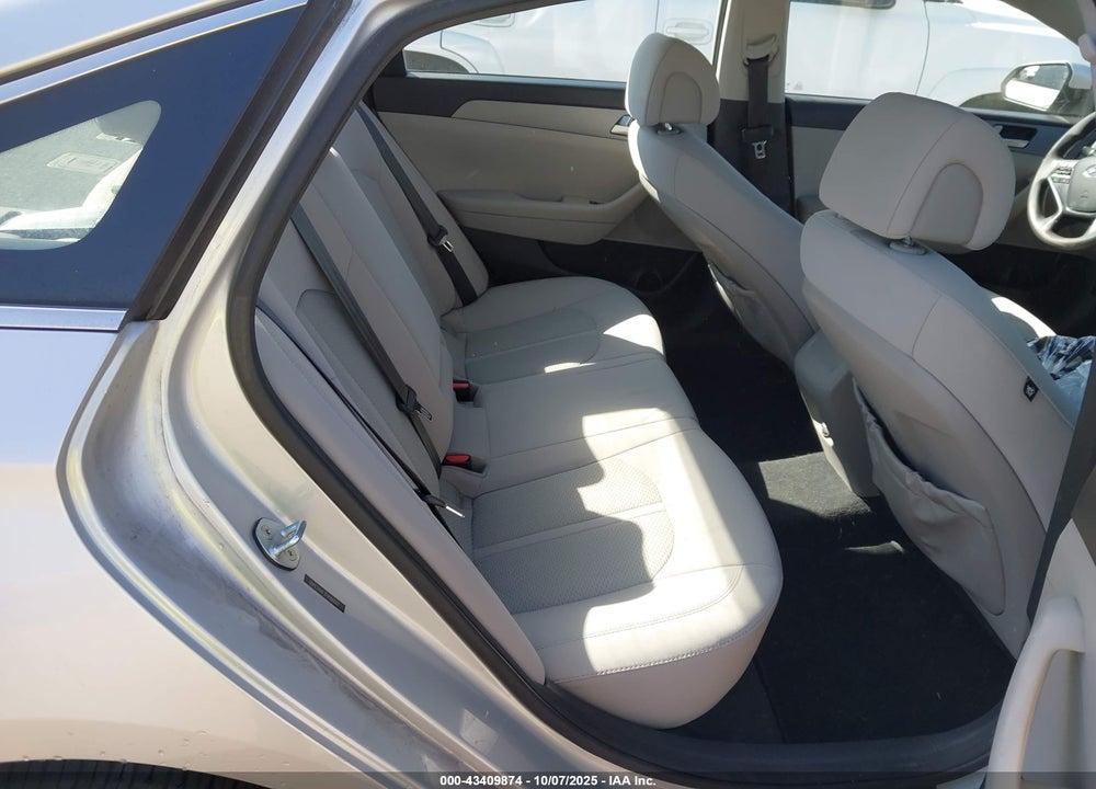 2015 HYUNDAI SONATA VIN: 5NPE24AF7FH166697