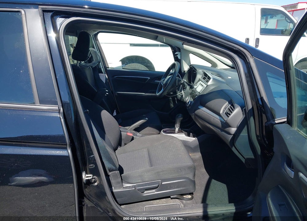 2019 HONDA FIT LX VIN: 3HGGK5H44KM712980