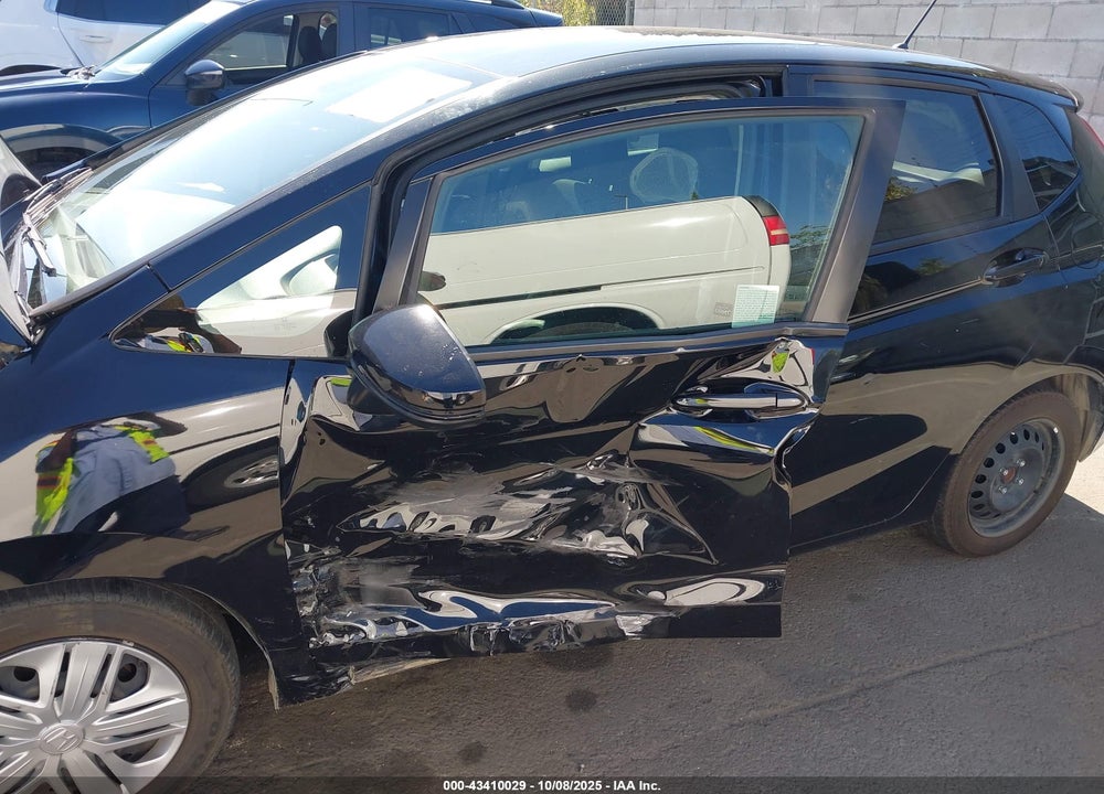 2019 HONDA FIT LX VIN: 3HGGK5H44KM712980