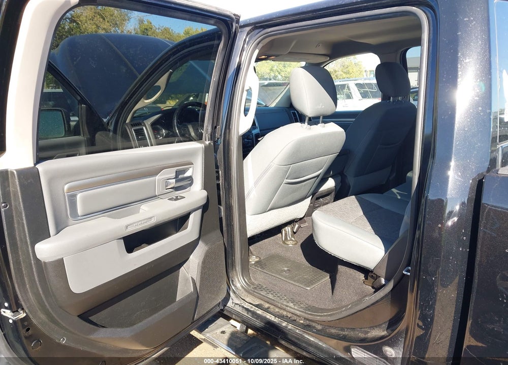 2019 RAM 1500 VIN: 1C6RR6TT0KS712111