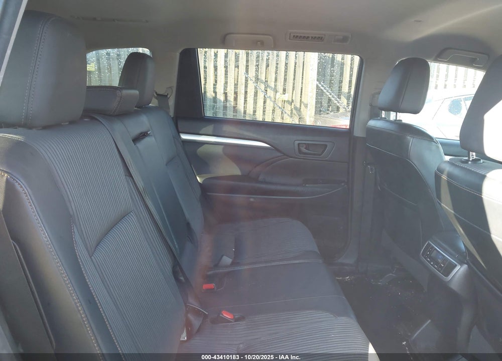 2015 TOYOTA HIGHLANDER VIN: 5TDZKRFHXFS096891