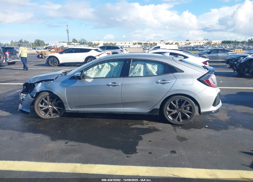 2018 HONDA CIVIC SPORT VIN: SHHFK7H47JU200167