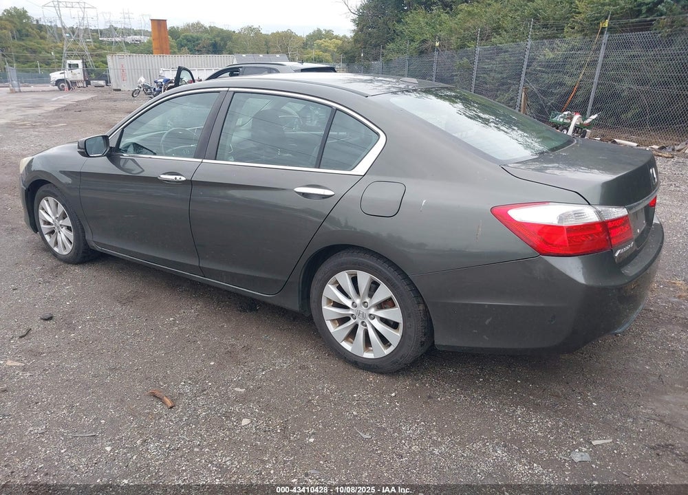 2013 HONDA ACCORD VIN: 1HGCR2F87DA120052