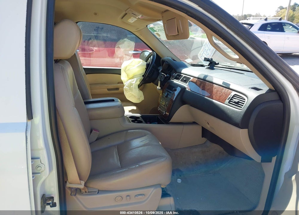 2007 CHEVROLET SUBURBAN 1500 LT VIN: 1GNFK163X7J327772