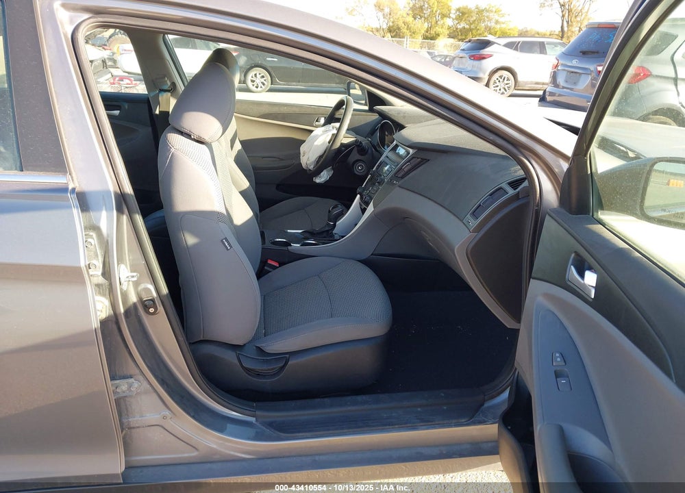 2011 HYUNDAI SONATA VIN: 5NPEB4AC3BH086314