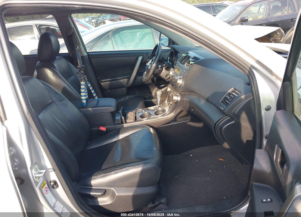 2010 TOYOTA HIGHLANDER VIN: 5TDJK3EH9AS033852