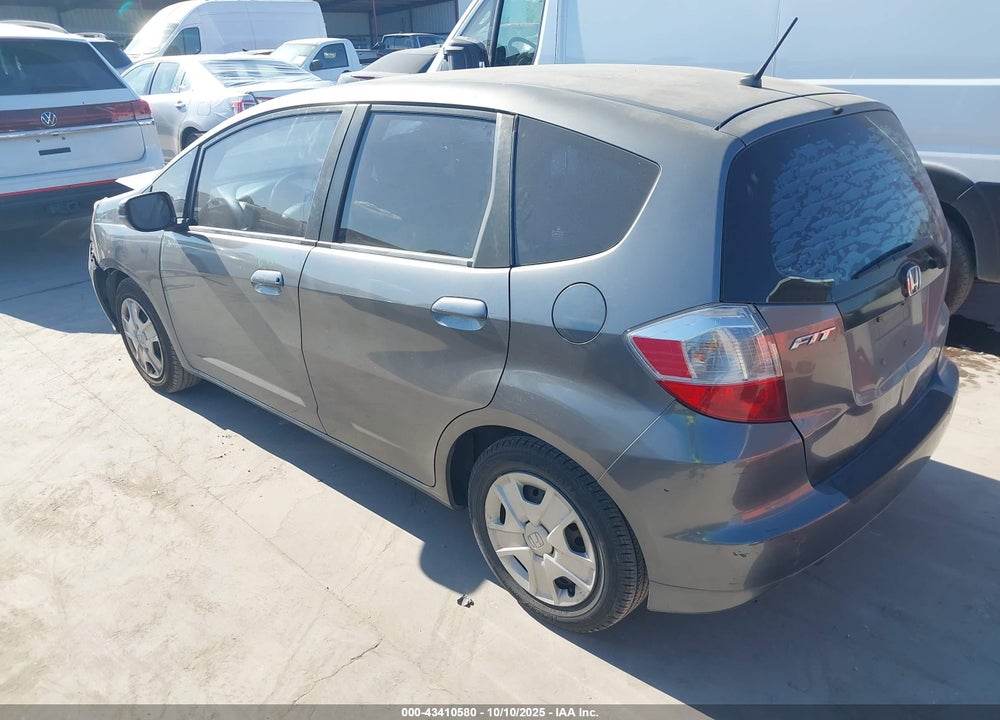 2013 HONDA FIT VIN: JHMGE8H35DC073204