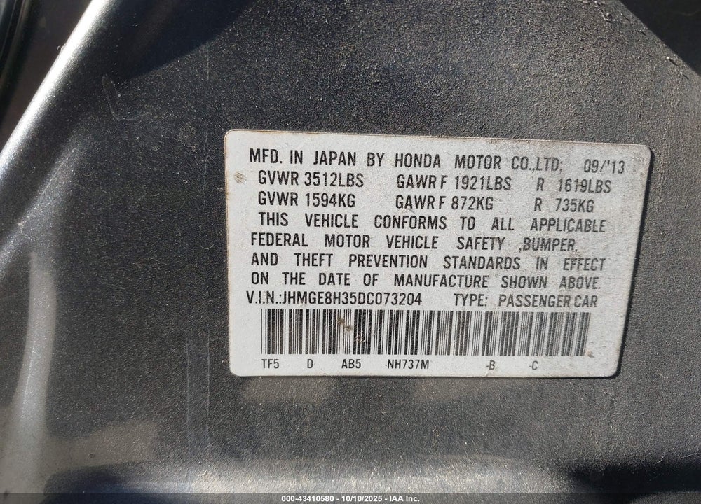 2013 HONDA FIT VIN: JHMGE8H35DC073204