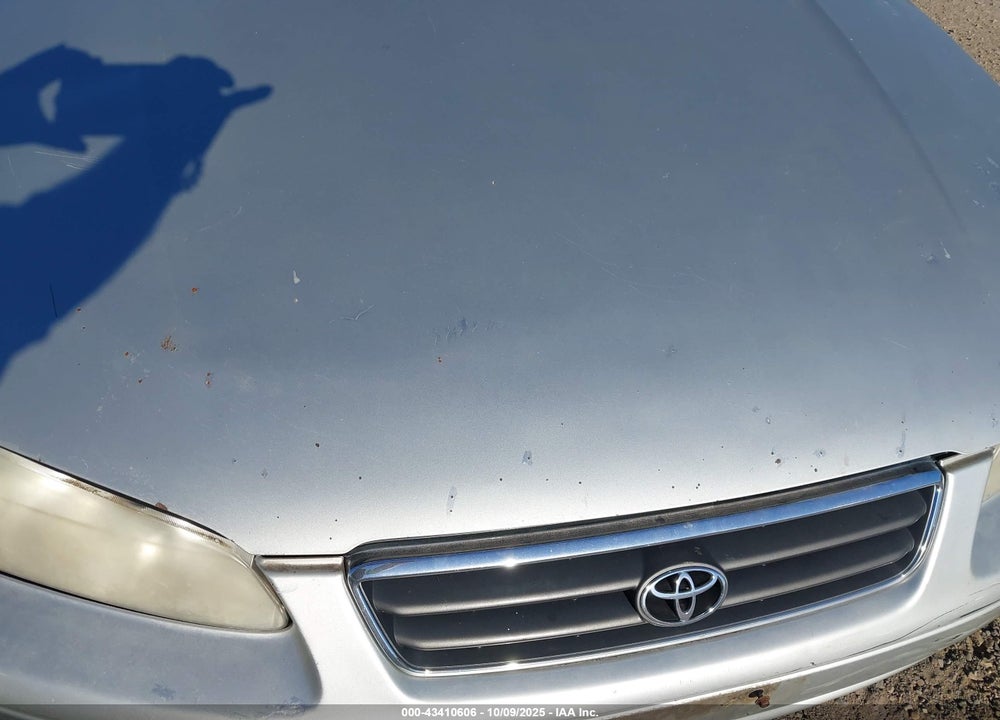 2000 TOYOTA CAMRY LE VIN: 4T1BG22K0YU628123