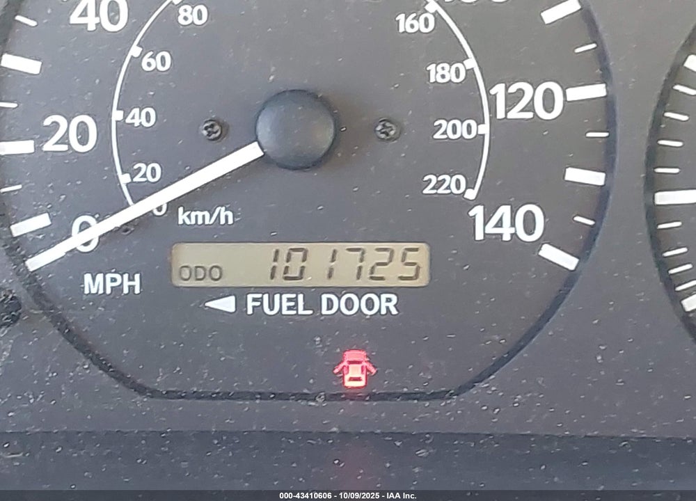 2000 TOYOTA CAMRY LE VIN: 4T1BG22K0YU628123