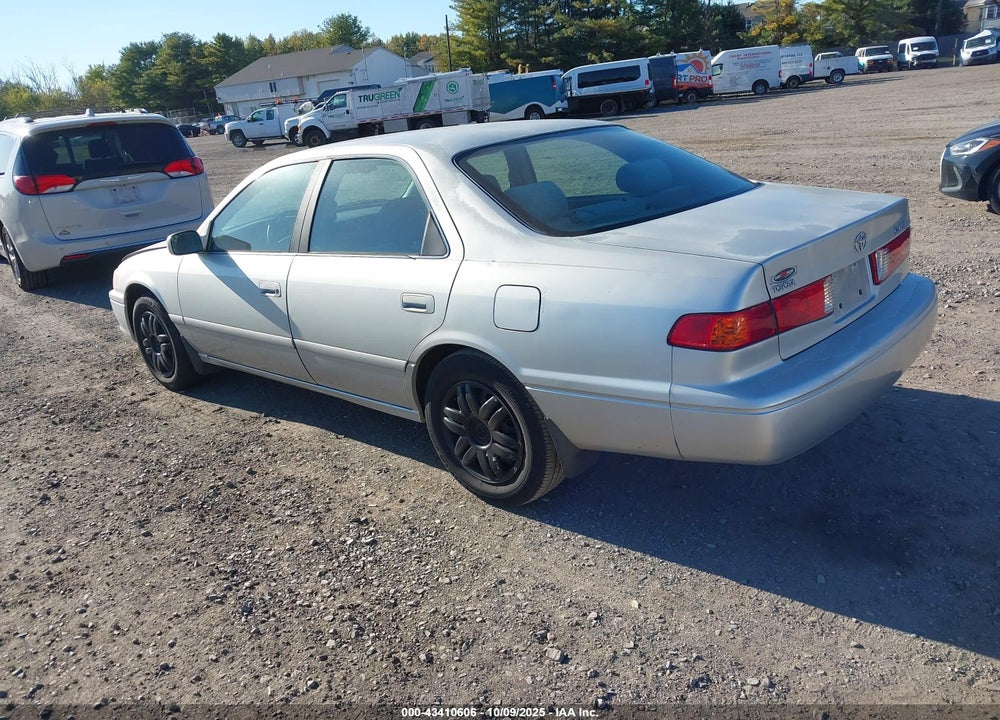 2000 TOYOTA CAMRY LE VIN: 4T1BG22K0YU628123