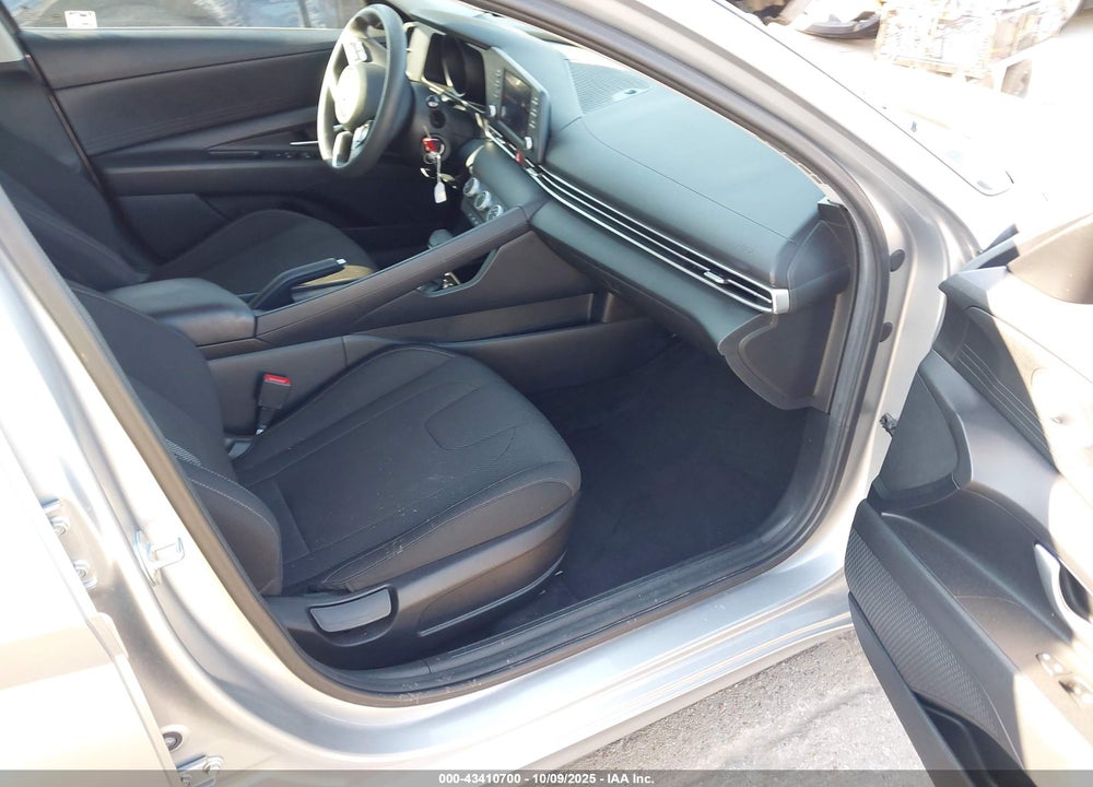2021 HYUNDAI ELANTRA SE VIN: 5NPLL4AG3MH052156