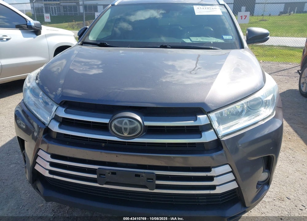 2018 TOYOTA HIGHLANDER XLE VIN: 5TDJZRFH7JS491483
