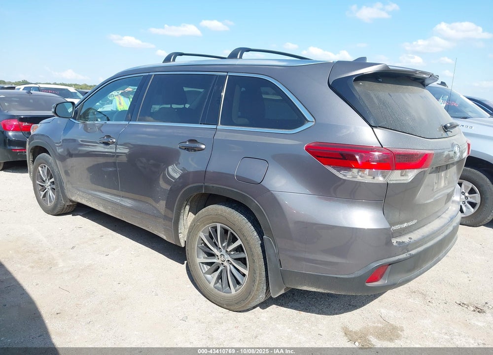 2018 TOYOTA HIGHLANDER XLE VIN: 5TDJZRFH7JS491483