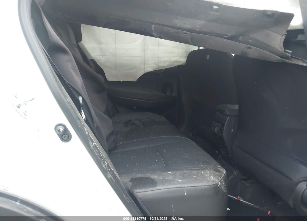 2023 TOYOTA COROLLA CROSS XLE VIN: 7MUDAAAG2PV047060