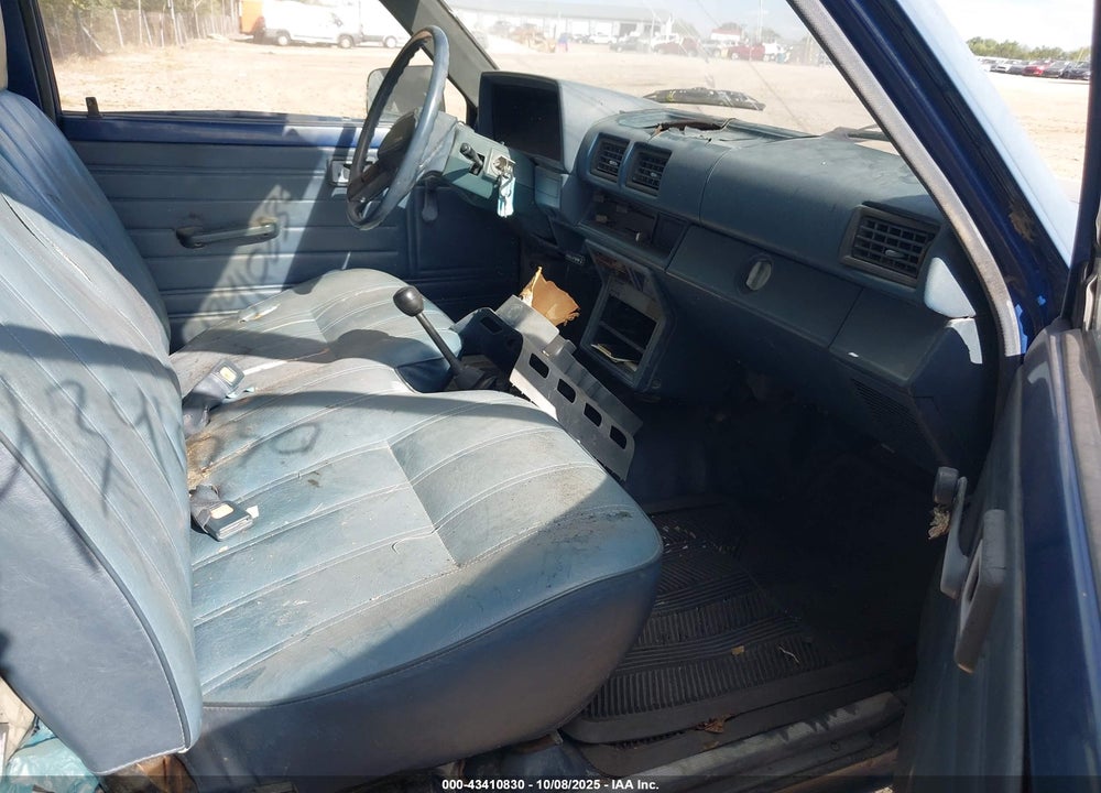 1987 TOYOTA PICKUP 1/2 TON RN50 VIN: JT4RN50R5H0236563