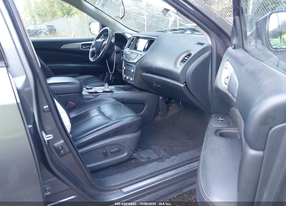 2017 NISSAN PATHFINDER SL VIN: 5N1DR2MM3HC910408