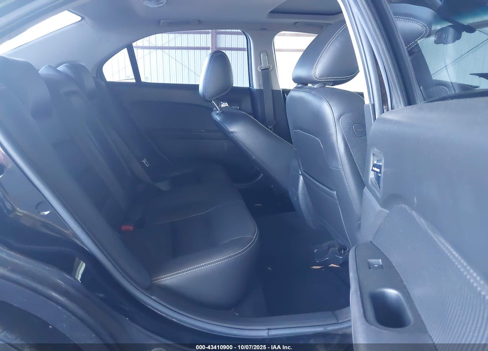2009 FORD FUSION VIN: 3FAHP02179R124743