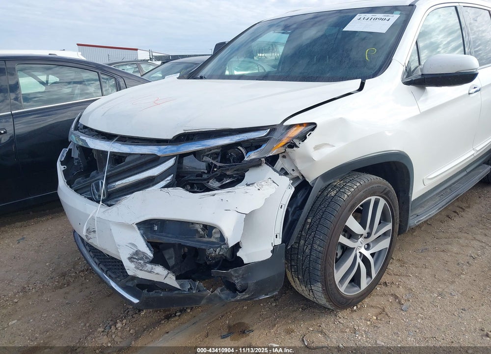2018 HONDA PILOT VIN: 5FNYF6H91JB008621