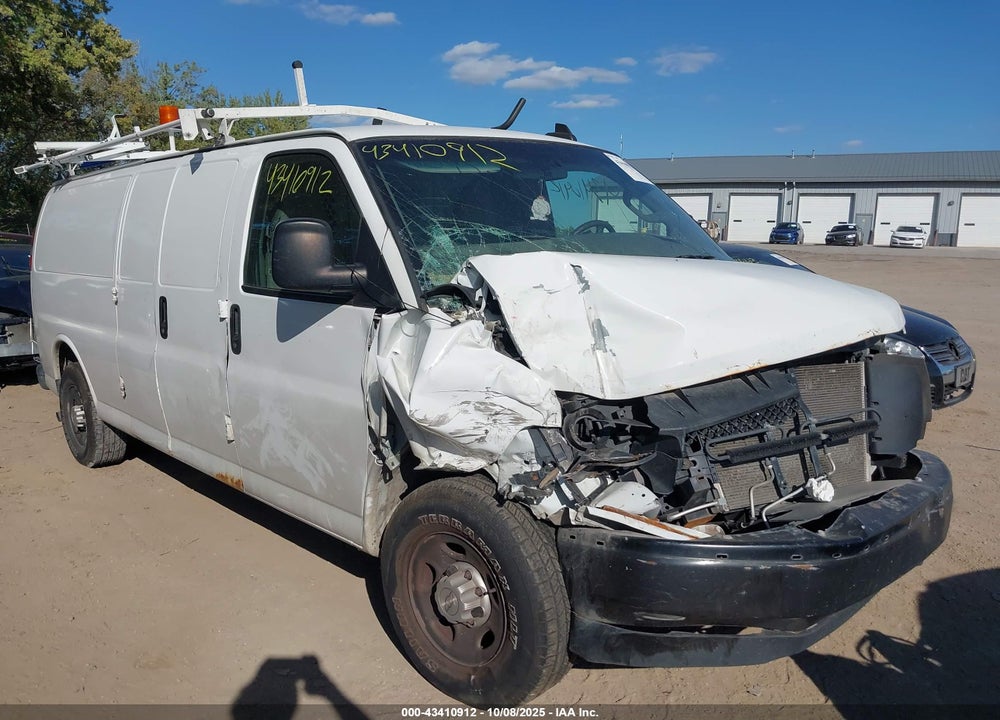 2017 CHEVROLET EXPRESS 2500 WORK VAN VIN: 1GCWGBFF3H1125576