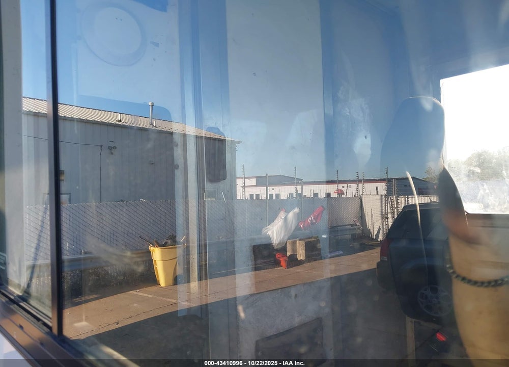 2014 ISUZU COMMERCIAL VAN VIN: JALB4T179E7W00135