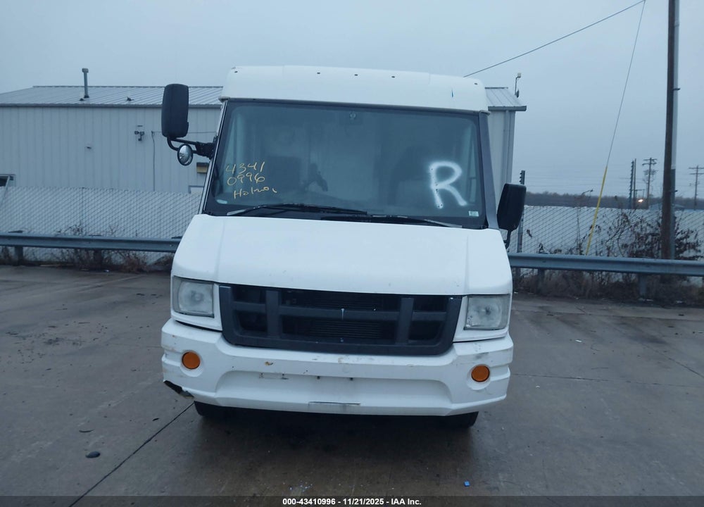 2014 ISUZU COMMERCIAL VAN VIN: JALB4T179E7W00135