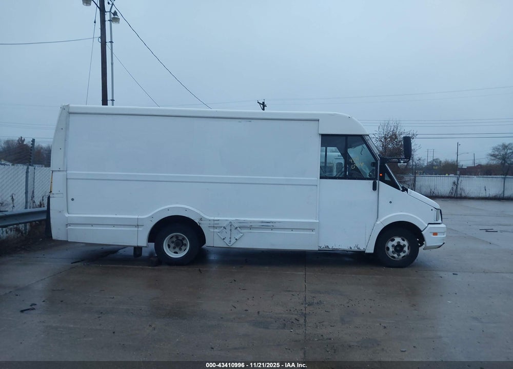 2014 ISUZU COMMERCIAL VAN VIN: JALB4T179E7W00135