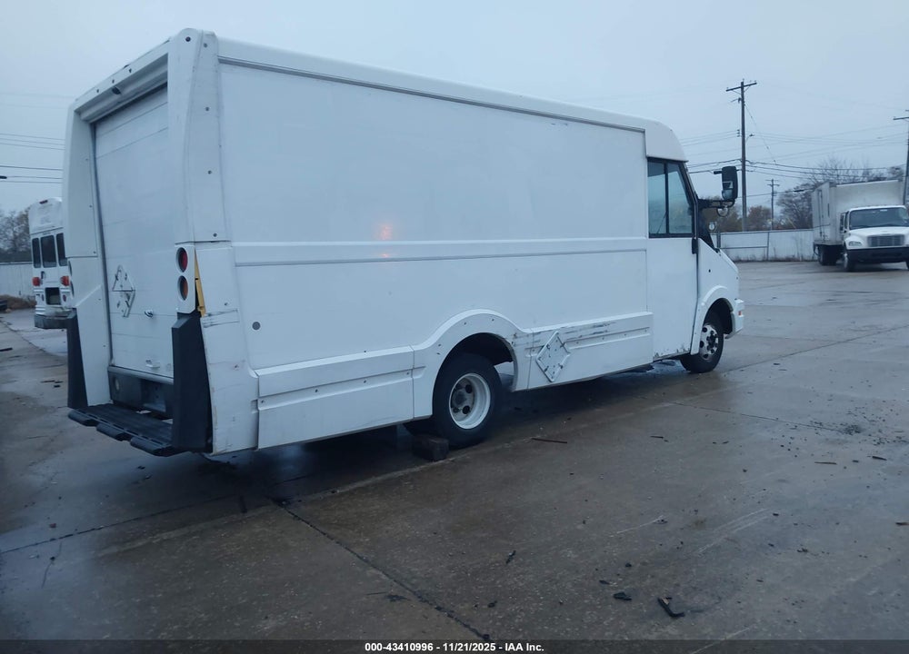 2014 ISUZU COMMERCIAL VAN VIN: JALB4T179E7W00135