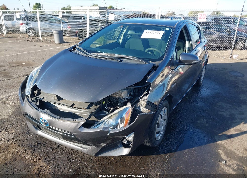 2015 TOYOTA PRIUS C TWO VIN: JTDKDTB32F1581932