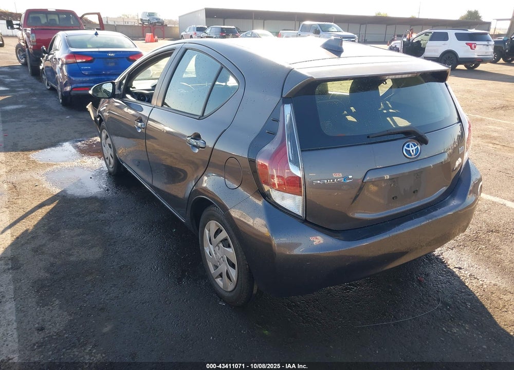 2015 TOYOTA PRIUS C TWO VIN: JTDKDTB32F1581932