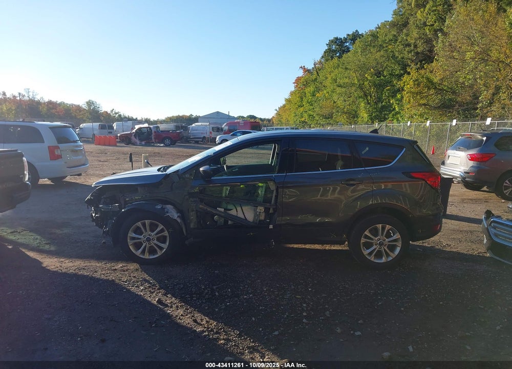 2019 FORD ESCAPE SE VIN: 1FMCU0GD0KUA15891